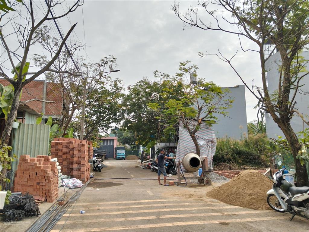 Bán đất nền 100% thổ cư đường số 1 long trường quận 9. đường 9m có vỉa hè. giá 3.6 tỷ  chốt ngay.