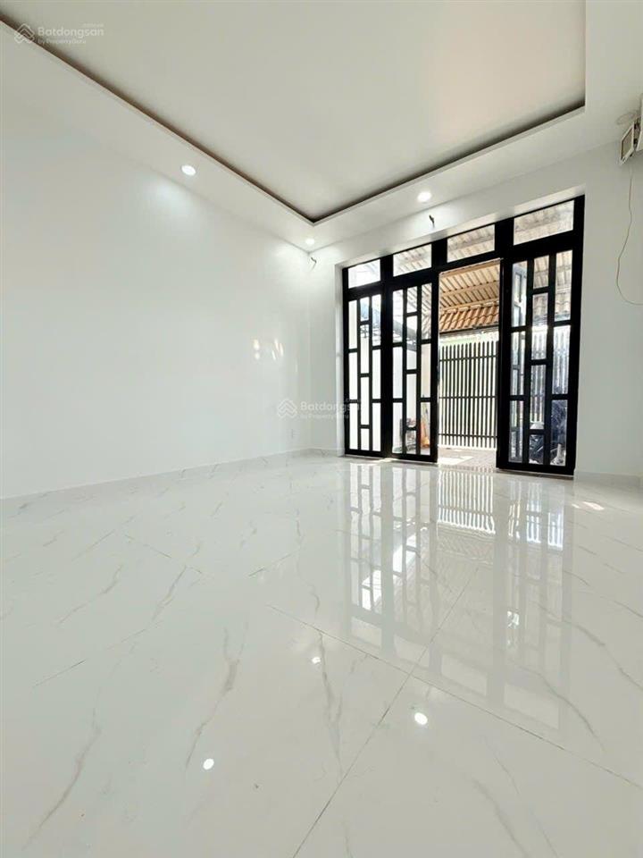 Bán nhà mặt tiền đường số 27 nguyễn xiển 70m2 ( 4m17.5m ). ôtô ngủ trong sân nhà. giá 4.75 tỷ .