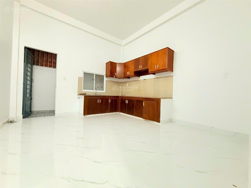 Bán nhà mặt tiền đường số 27 nguyễn xiển 70m2 ( 4m17.5m ). ôtô ngủ trong sân nhà. giá 4.75 tỷ .