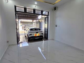 Bán nhà mặt tiền đường số 27 nguyễn xiển 70m2 ( 4m17.5m ). ôtô ngủ trong sân nhà. giá 4.75 tỷ .