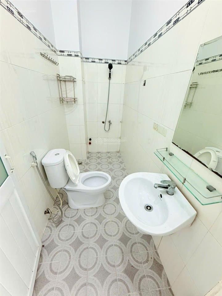 Bán nhà mặt tiền đường số 27 nguyễn xiển 70m2 ( 4m17.5m ). ôtô ngủ trong sân nhà. giá 4.75 tỷ .