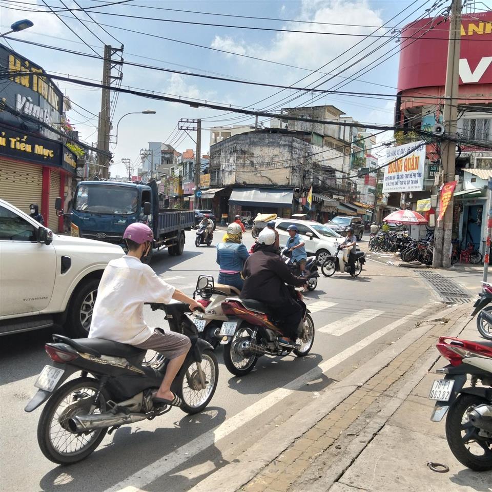 Bán tòa nhà dịch vụ, nhà mặt tiền kinh doanh sầm uất đường võ văn ngân. tổng giảm 3 tỷ. chỉ 27 tỷ.