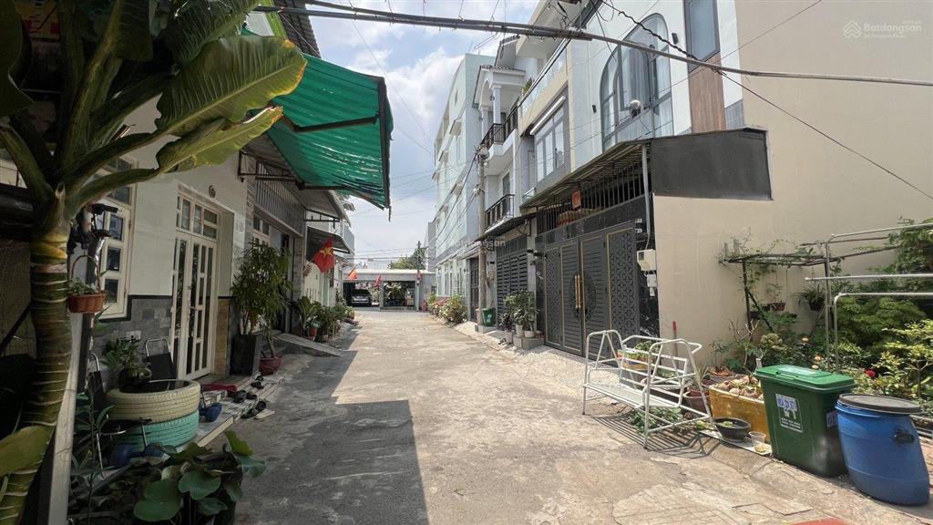 Bán nhà lã xuân oai. nhà bán tăng nhơn phú a. nhà đẹp giá rẻ quận 9. nhà 5 tỷ quận 9. nhà ga metro.
