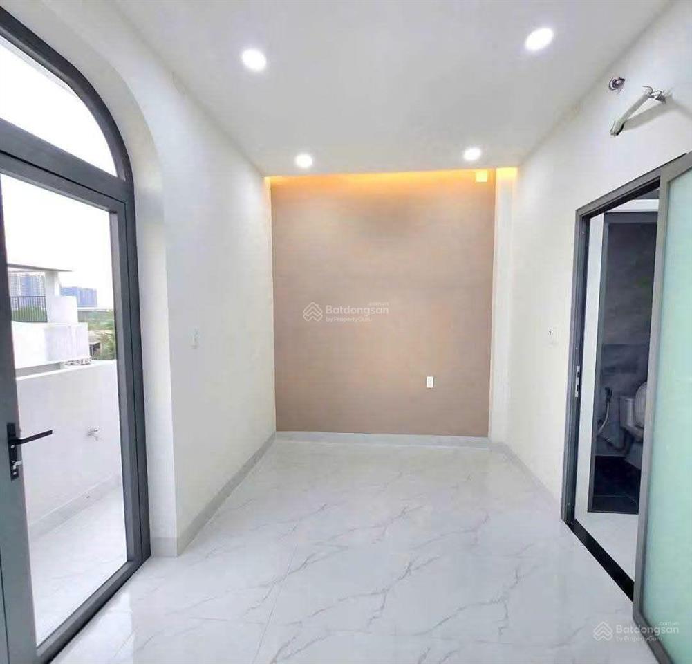 Bán nhà đẹp 4 tầng mới xây đường 23 nguyễn xiển kế bên vinhomes grand park nguyễn xiển. giá 4.8 tỷ.