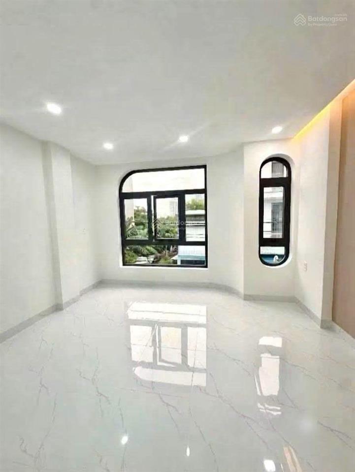 Bán nhà đẹp 4 tầng mới xây đường 23 nguyễn xiển kế bên vinhomes grand park nguyễn xiển. giá 4.8 tỷ.