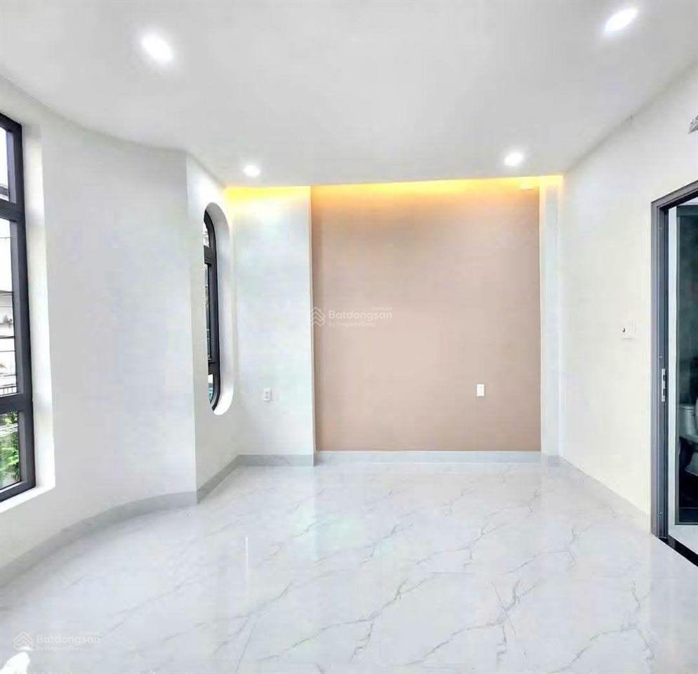 Bán nhà đẹp 4 tầng mới xây đường 23 nguyễn xiển kế bên vinhomes grand park nguyễn xiển. giá 4.8 tỷ.