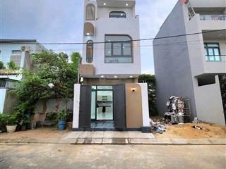 Bán nhà đẹp 4 tầng mới xây đường 23 nguyễn xiển kế bên vinhomes grand park nguyễn xiển. giá 4.8 tỷ.