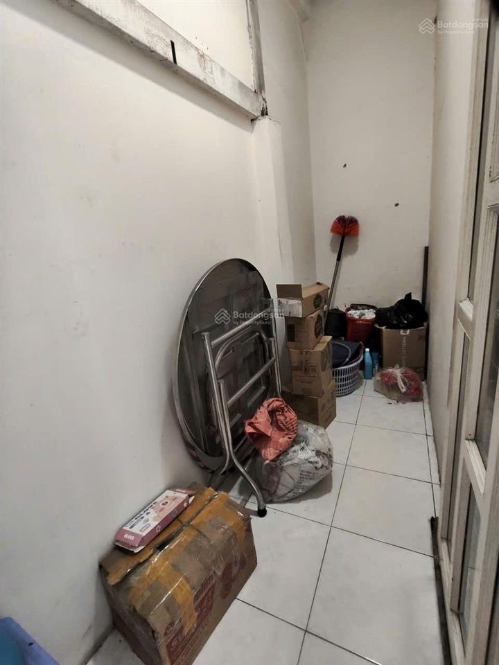 Bán nhà 3 tầng đường lã xuân oai  lê văn việt  3pn3wc. giá 4.2 tỷ bớt lộc. nhà tăng nhơn phú q9
