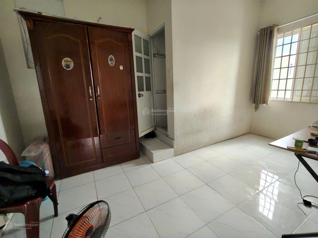 Bán nhà 3 tầng đường lã xuân oai  lê văn việt  3pn3wc. giá 4.2 tỷ bớt lộc. nhà tăng nhơn phú q9