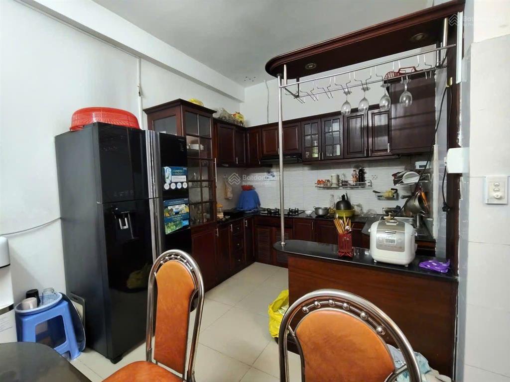Bán nhà 3 tầng đường lã xuân oai  lê văn việt  3pn3wc. giá 4.2 tỷ bớt lộc. nhà tăng nhơn phú q9