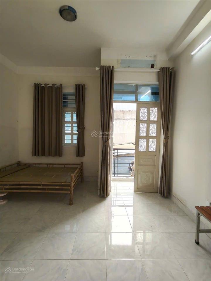 Bán nhà 3 tầng đường lã xuân oai  lê văn việt  3pn3wc. giá 4.2 tỷ bớt lộc. nhà tăng nhơn phú q9