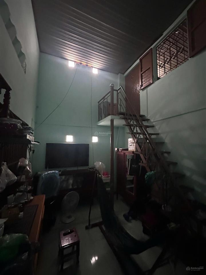 Chính chủ cần bán đất thổ cư tt củ chi cách cầu vượt vài bước chân giá 2 tỷ 9