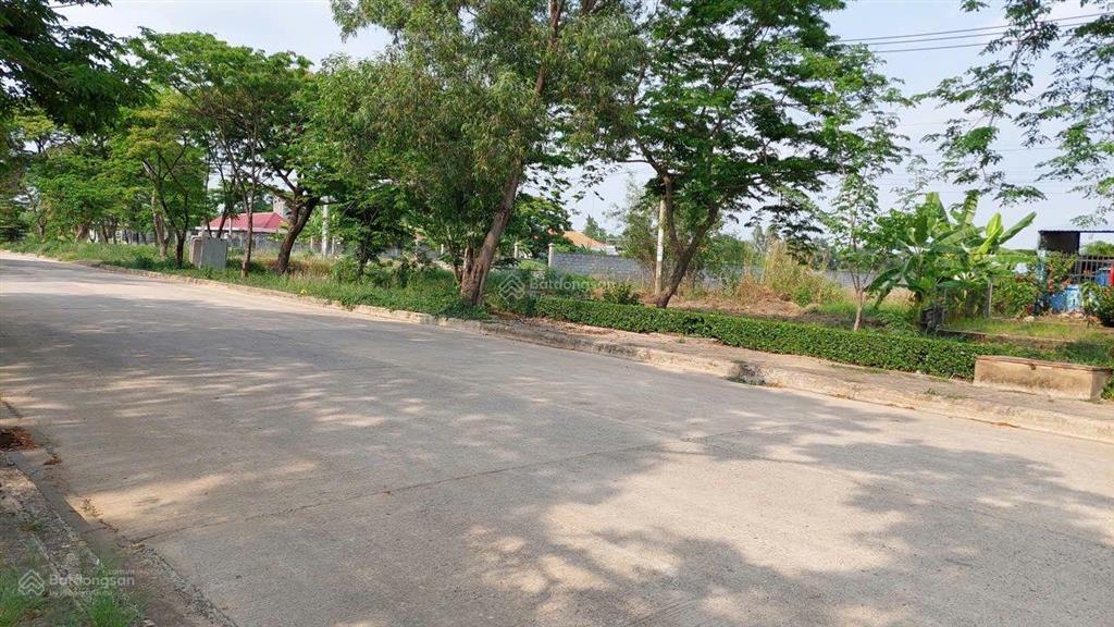 Bán đất xưởng kcn bến lức long an dt 2500m2 sổ hồng riêng