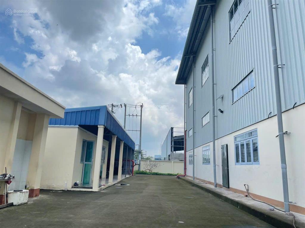 Cho thuê xưởng 3 tầng hiện đại 5.100m² tại kcn đức hòa, long an giấy tờ đầy đủ giá tốt xưởng mới