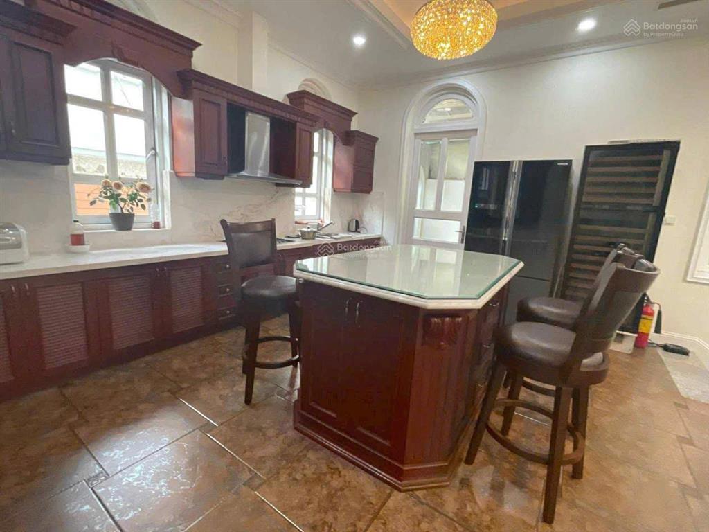 Bán gấp biệt thự tại nguyễn văn hưởng, thảo điền, quận 2, tp. hồ chí minh, dt 14x21m, chỉ với 73 tỷ