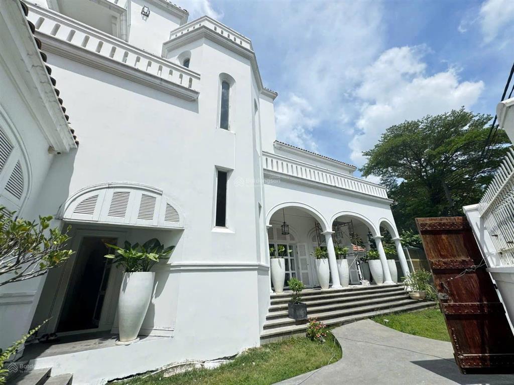 Bán biệt thự nguyễn văn hưởng thảo điền cạnh sông  căn góc 368m², đang cho thuê 4.000 usd/tháng