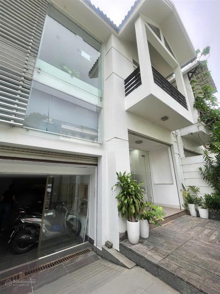 Nhà đẹp an phú gara ô tô, 150m2, 3pn 1 trệt 2 lầu tại kdc cao cấp giá thuê chỉ 60 triệu/tháng