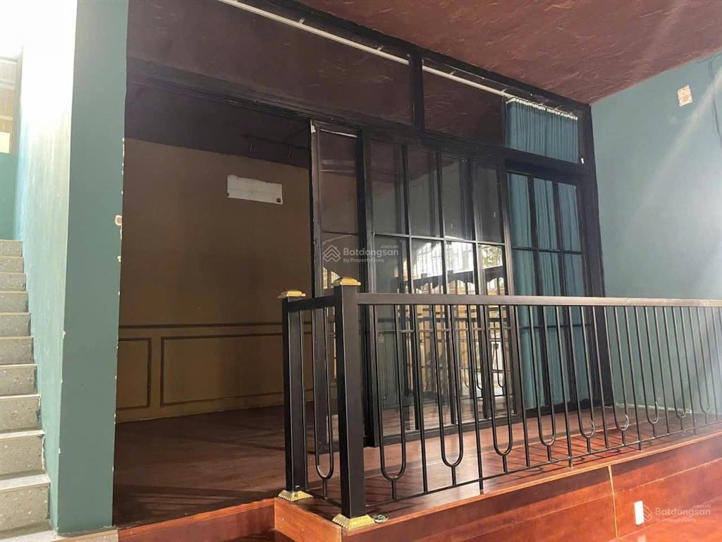 Cho thuê biệt thự góc 2 mặt tiền trần văn sắc, thảo điền 600m2, hồ bơi riêng  chỉ 7.000 usd/tháng