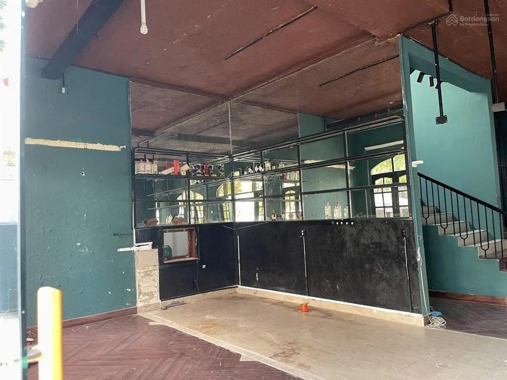 Cho thuê biệt thự góc 2 mặt tiền trần văn sắc, thảo điền 600m2, hồ bơi riêng  chỉ 7.000 usd/tháng