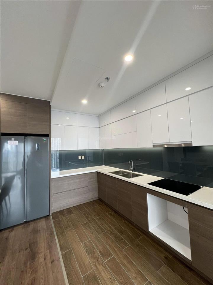 Cho thuê ch bonanza 100m2, 3 p ngủ cơ bản hoặc đủ đồ giá 18 triệu. nhà đang trống.  0838 452 ***