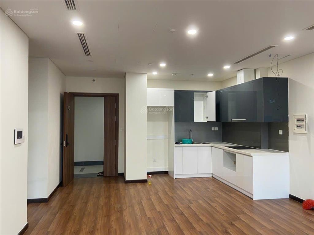 Cho thuê ch golden park,110m2, 3 ngủ cơ bản 16 triệu/tháng.  0838 452 ***. có lot oto