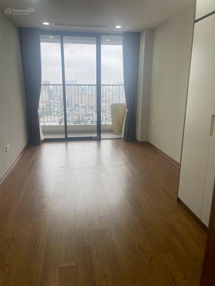 Cho thuê ch golden park,110m2, 3 ngủ cơ bản 16 triệu/tháng.  0838 452 ***. có lot oto