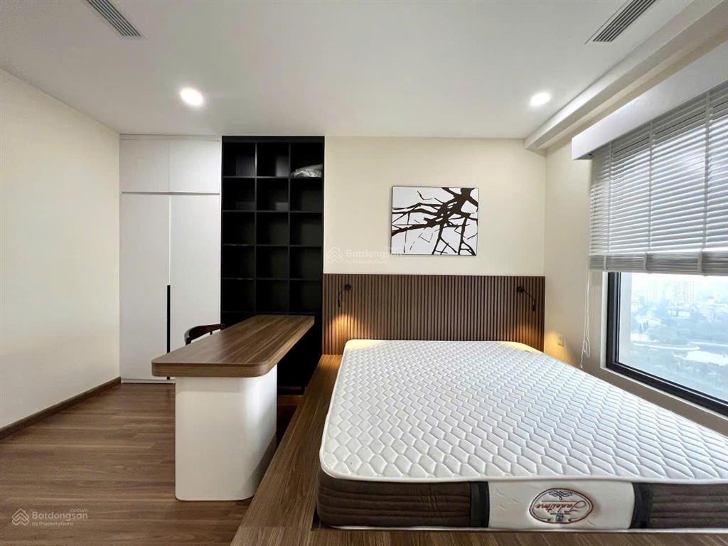 Bán gấp ch golden park 96m2 3 ngủ, giá 9.7 tỷ full nội thất, có slot ô tô, view đẹp  0838 452 ***
