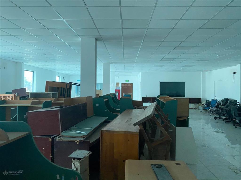 Cho thuê gấp kho xưởng dt 1000m2 đến 5000m2, sẵn tòa vp 727m2 x 3 tầng, pccc đầy đủ