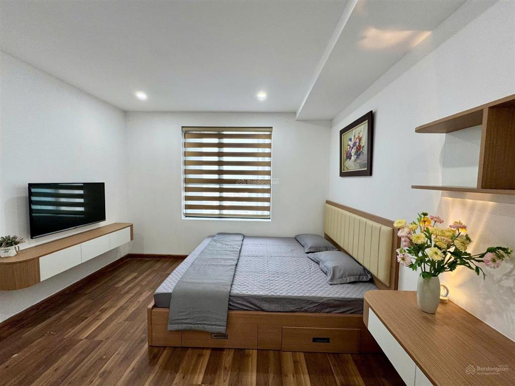 Chính chủ bán căn 2n 70m tầng 19 view đẹp full nội thất giá chỉ 7.x tỷ tại riverside garden, sđcc