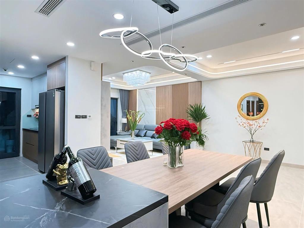 Bán trước tết căn 3n 114m the matrix one view hồ đẹp tầng 10 full đồ xịn giá 14 tỷ.  0828 101 ***