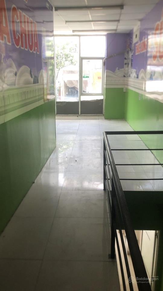 Cho thuê nhà mt nguyên căn trung tâm q3 4.5*15m trệt gác toilet