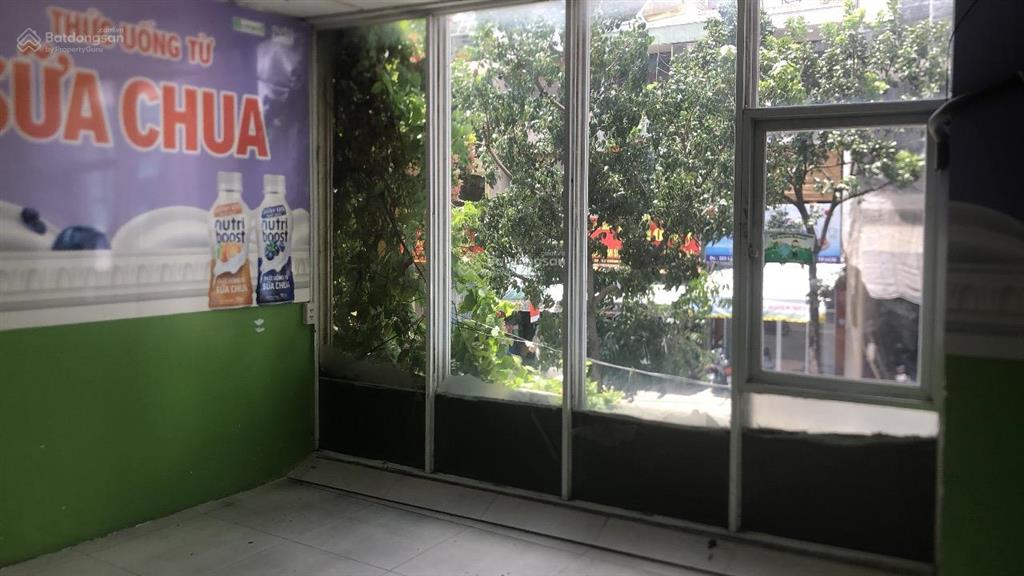 Cho thuê nhà mt nguyên căn trung tâm q3 4.5*15m trệt gác toilet