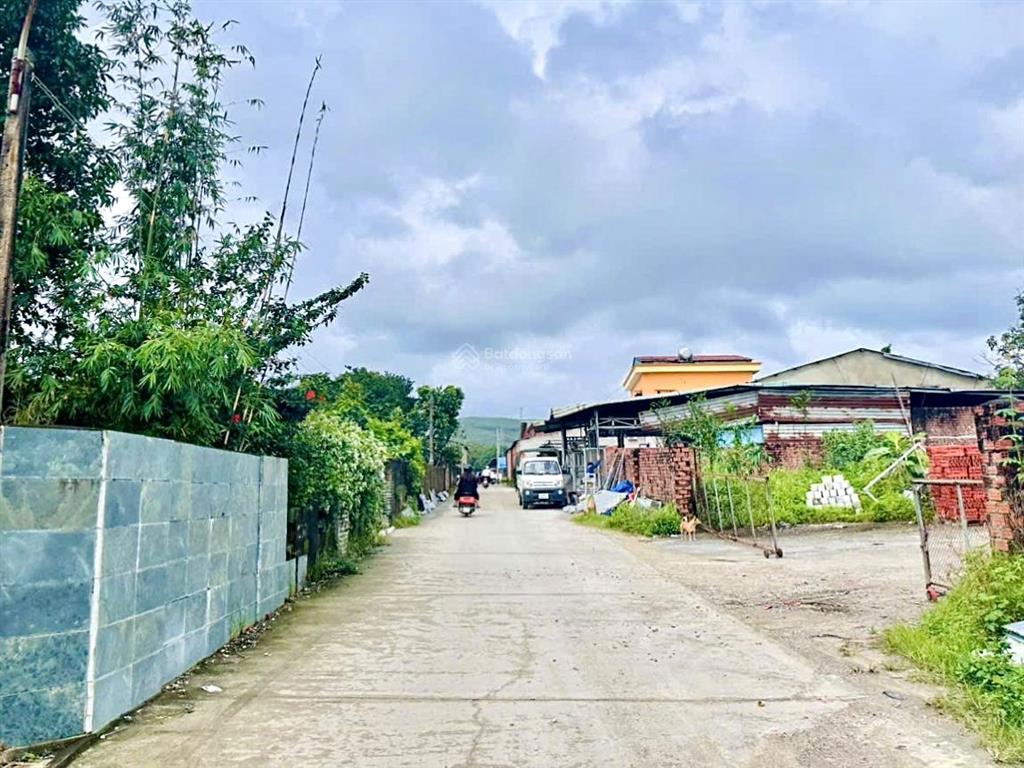 Cần bán lô đất 143m2 sát mặt tiền đông phú 2, ra thẳng ql14b chỉ 400m, chỉ 9xxtr