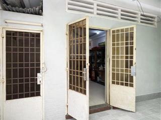 Nhà nở hậu ngang lớn 5m  sát đường xe hơi  trần bình trọng  p.5  bình thạnh  nhỉnh 5 tỉ tl