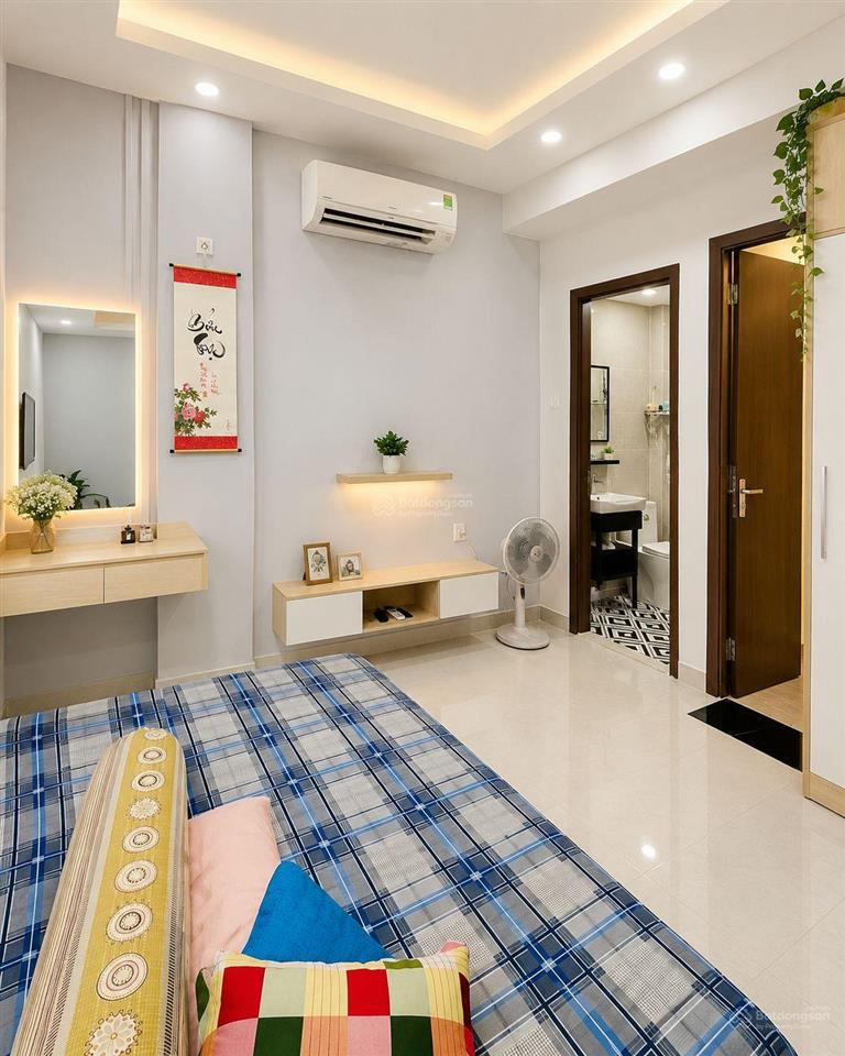Nhà 4 tầng, 2pn  hẻm xe hơi vô nhà ra đinh tiên hoàng p. gia định bình thạnh nhỉnh 4 tỉ tl