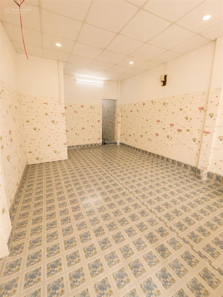 Nhà 40m2 2 tầng ngang 3.8m đẹp sát hàng xanh 2 phút quận 1 nhỉnh 5 tỉ tl