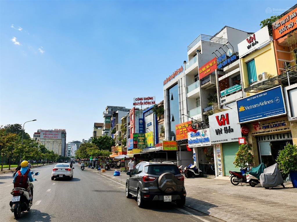 Nhà 40m2 2 tầng ngang 3.8m đẹp sát hàng xanh 2 phút quận 1 nhỉnh 5 tỉ tl