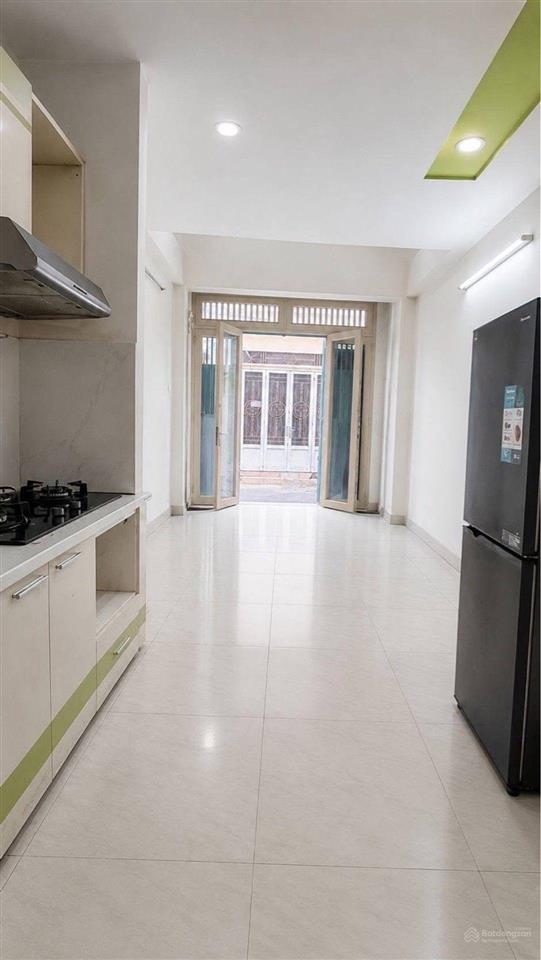 Nhà 4 tầng 30m2, 3pn hẻm xe hơi đậu cửa  phan đăng lưu  p.3 bình thạnh  chỉ 6.x tỉ tl