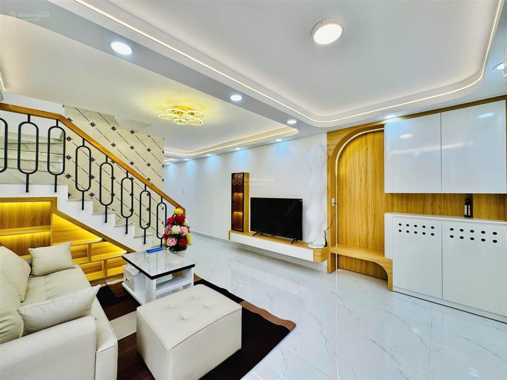 Gấp giảm sốc 1.1 tỉ  garden house 3 tầng sd 130m2  4pn  ngang 4,6m full nội thất  chợ bà chiểu