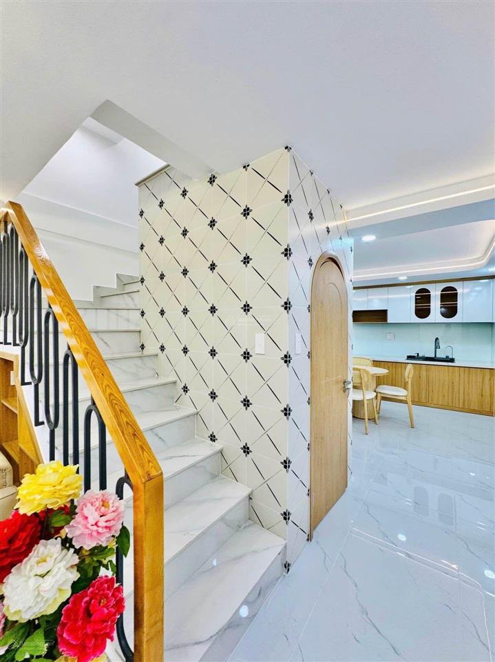 Gấp giảm sốc 1.1 tỉ  garden house 3 tầng sd 130m2  4pn  ngang 4,6m full nội thất  chợ bà chiểu