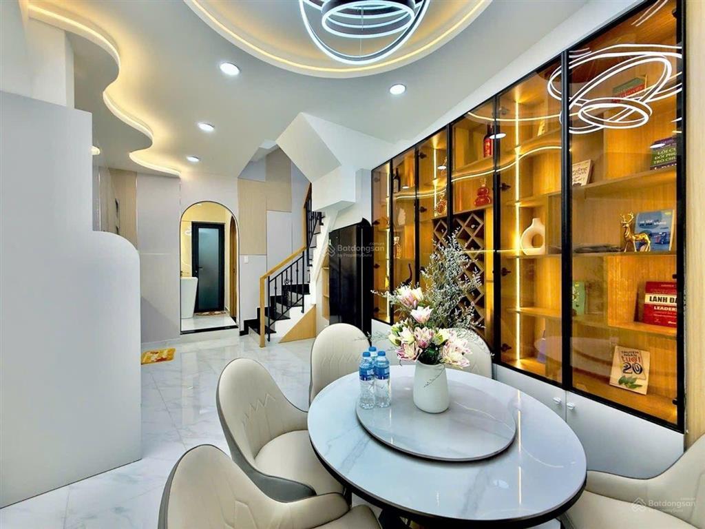 Nhà 3 tầng 55m2 3pn  full nội thất cao cấp  hoàng hoa thám 3 bước ra xe hơi  p. 5  bình thạnh