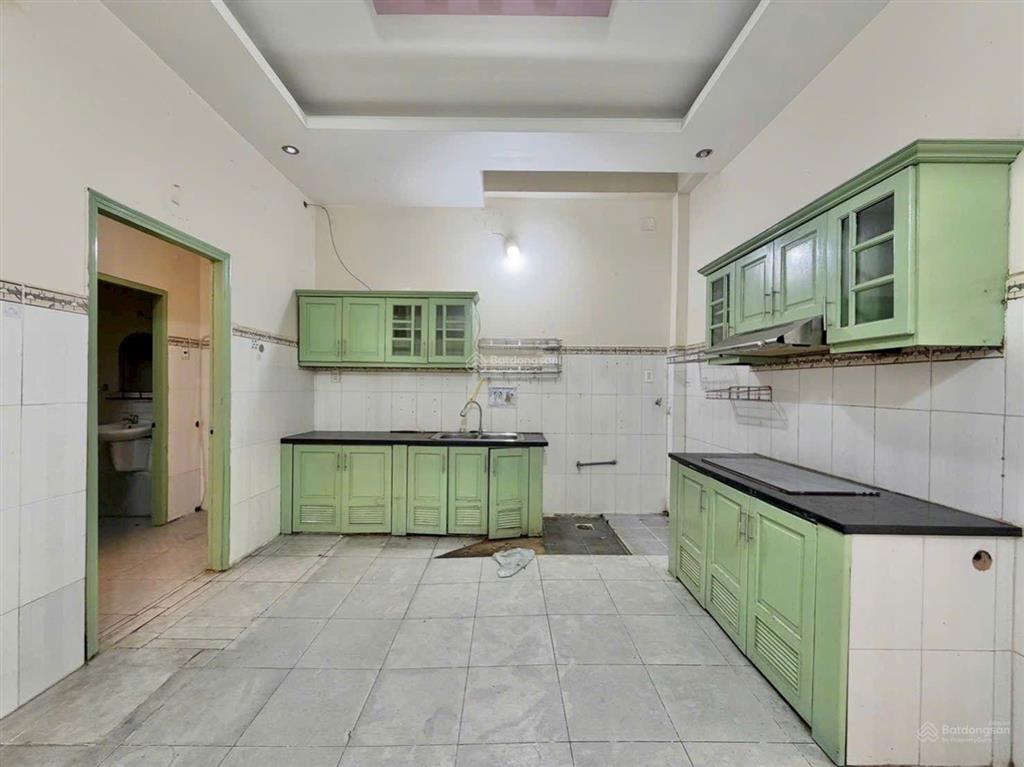 Hẻm rộng xe hơi cạnh nhà  2 tầng 3pn 86m2  nhà vuông vức  3pn lớn có phòng dưới trệt  8.9 tỉ tl
