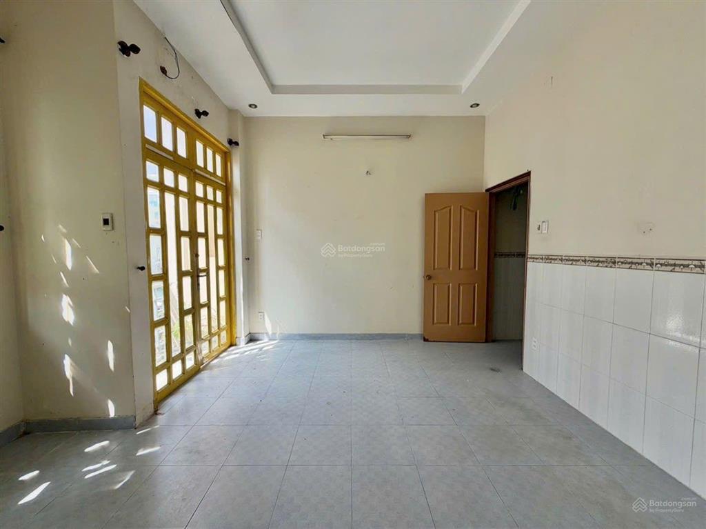 Hẻm rộng xe hơi cạnh nhà  2 tầng 3pn 86m2  nhà vuông vức  3pn lớn có phòng dưới trệt  8.9 tỉ tl