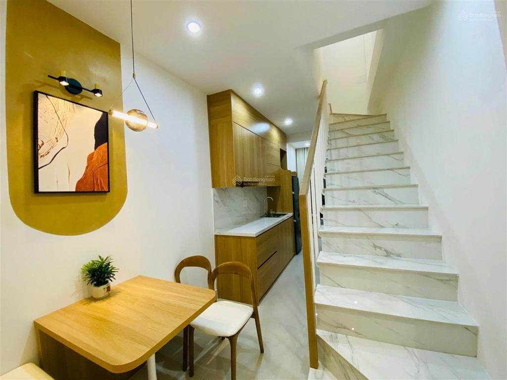 2 tầng 3pn, 42m hẻm rộng kế xe hơi full nội thất chân cầu bông gần chợ bà chiểu  5.x tỉ tl