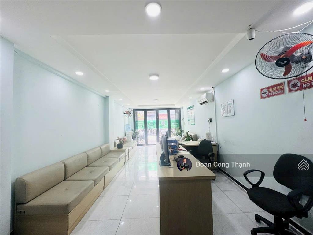Mặt tiền đường 3/2 lô góc giáp quận 5, quận 10 81m2ngang gần 5m đoạn sầm uất, đang cho thuê.