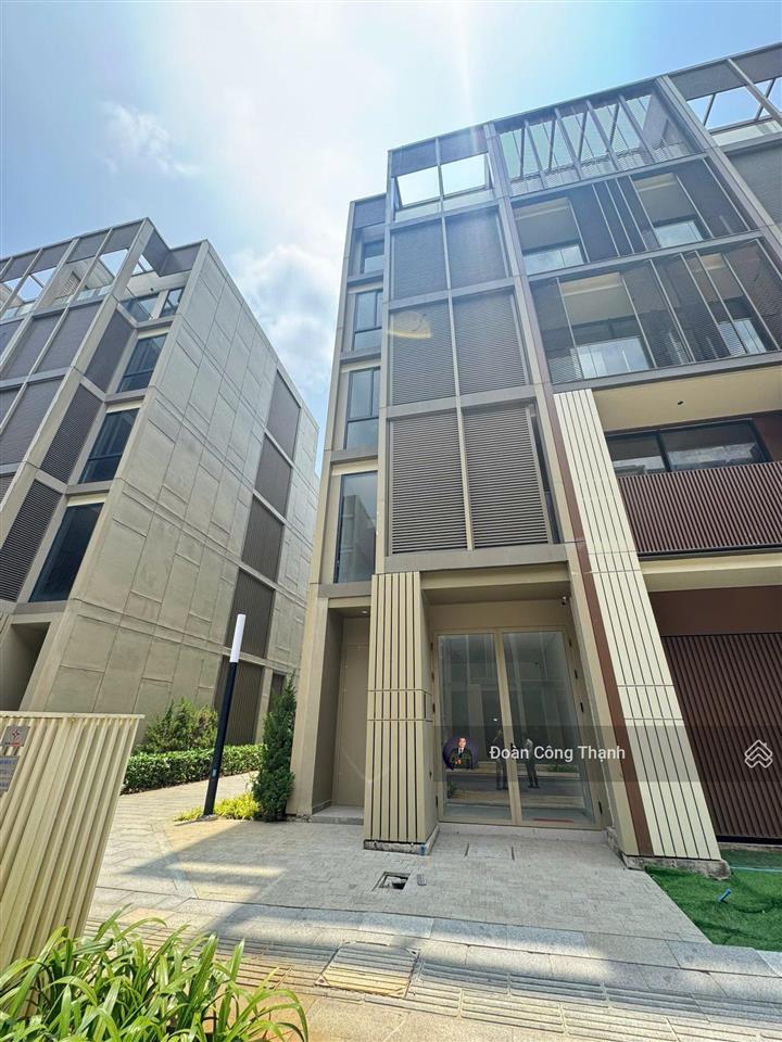 The global city mặt tiền căn góc soho 5x19m, 1 trệt 4 lầu nhà hoàn thiện, giá 36,5tỷ  0901 558 ***