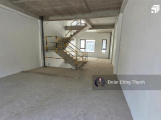 Cần bán căn nhà phố classia khang điền  sổ sẵn, 5x18m, giá 18,9tỷ