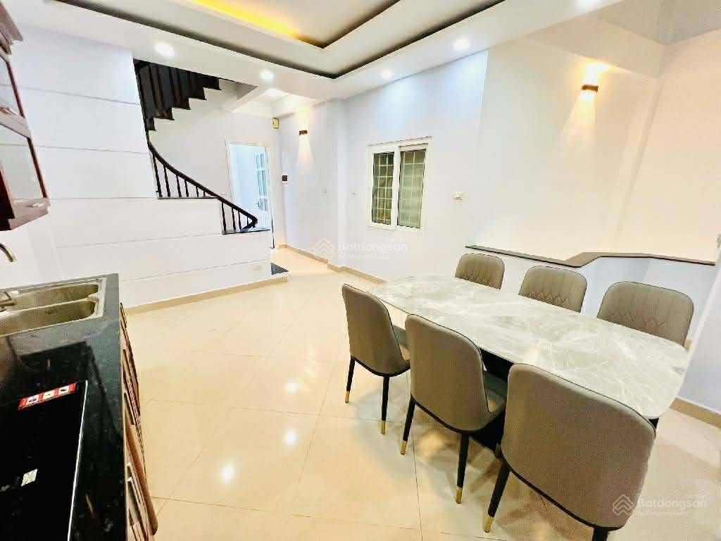 Phố kim ngưu, dt 62m2, lô góc, kinh doanh, 3tầng, mt5, giá nhỉnh 11 tỷ.