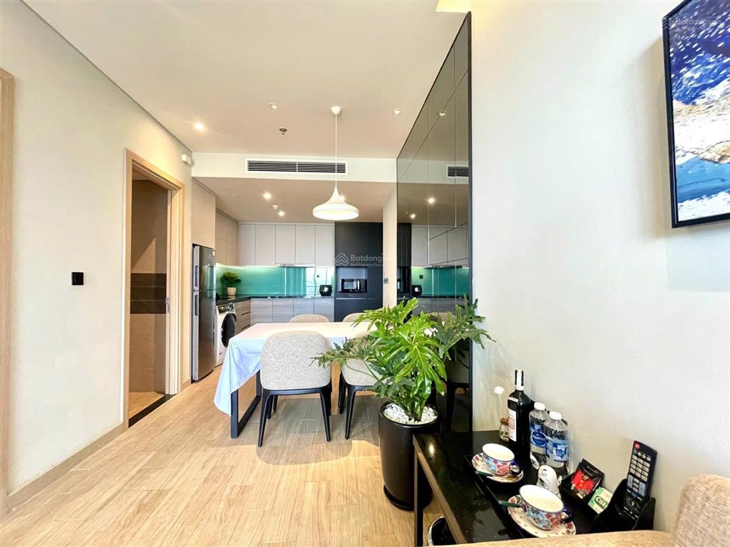Căn 1pn đã có sổ tầng đẹp view trực diện biển giá full vat 45 triệu / m2, 69m2, nội thất cao cấp