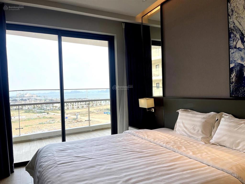 Căn 1pn đã có sổ tầng đẹp view trực diện biển giá full vat 45 triệu / m2, 69m2, nội thất cao cấp